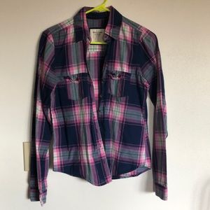 Women’s shirt, like new.